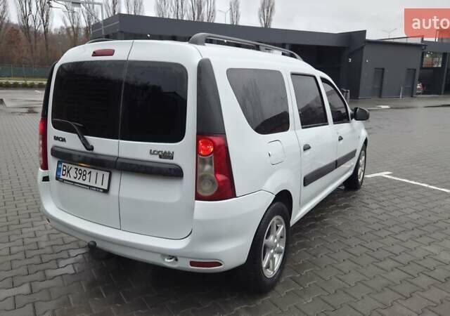 Белый Дачия Logan MCV, объемом двигателя 1.6 л и пробегом 182 тыс. км за 5900 $, фото 10 на Automoto.ua