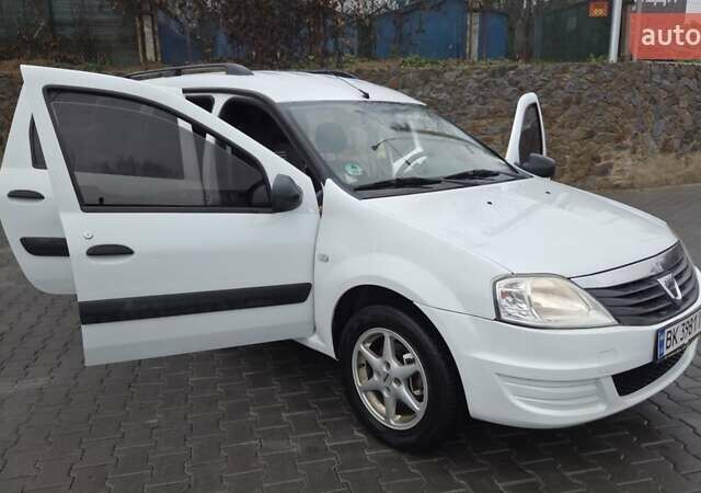 Белый Дачия Logan MCV, объемом двигателя 1.6 л и пробегом 182 тыс. км за 5900 $, фото 19 на Automoto.ua