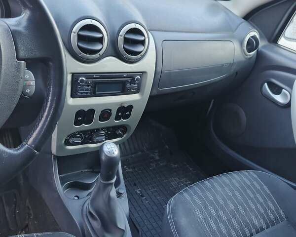 Білий Дачія Logan MCV, об'ємом двигуна 1.6 л та пробігом 236 тис. км за 6000 $, фото 18 на Automoto.ua