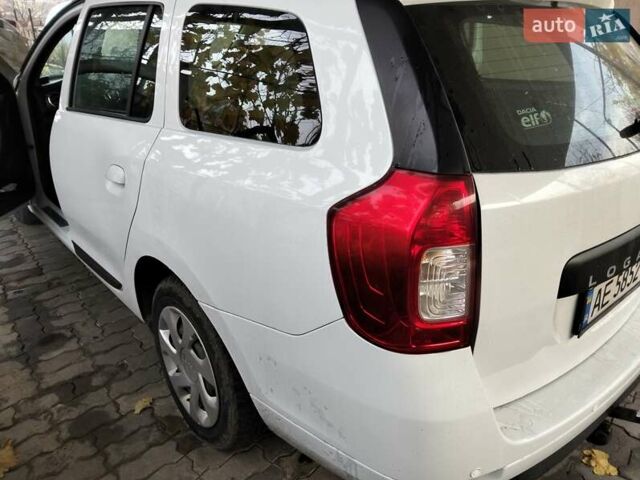 Белый Дачия Logan MCV, объемом двигателя 1.5 л и пробегом 146 тыс. км за 7800 $, фото 4 на Automoto.ua