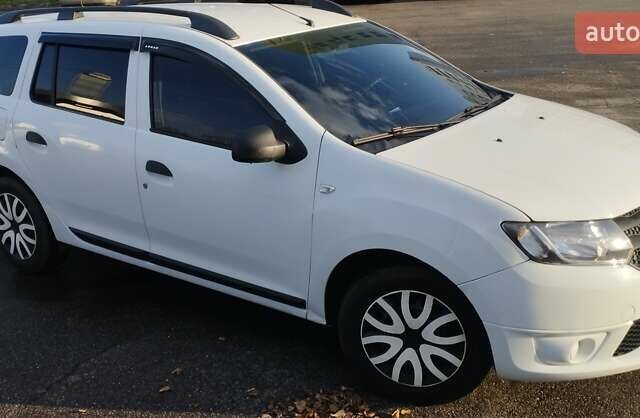 Белый Дачия Logan MCV, объемом двигателя 1.1 л и пробегом 142 тыс. км за 5600 $, фото 7 на Automoto.ua