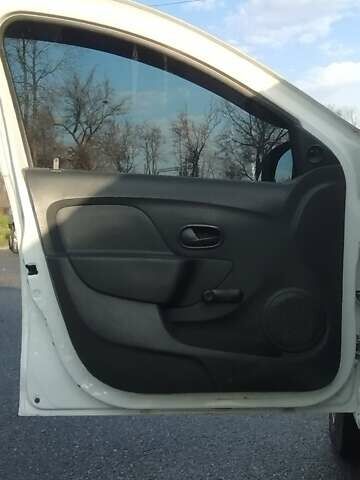 Белый Дачия Logan MCV, объемом двигателя 1.1 л и пробегом 142 тыс. км за 5600 $, фото 21 на Automoto.ua