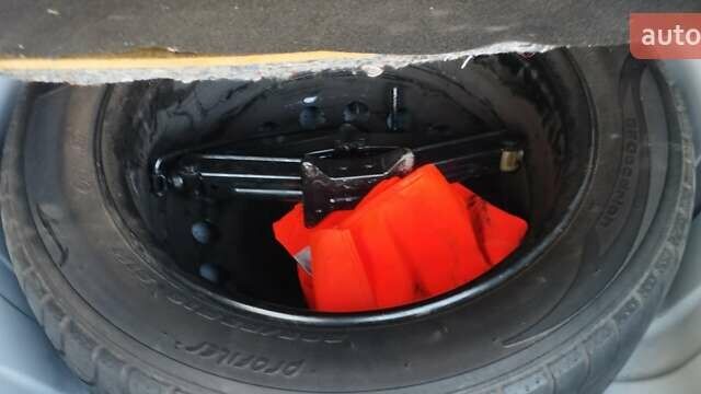 Белый Дачия Logan MCV, объемом двигателя 1.1 л и пробегом 142 тыс. км за 5600 $, фото 26 на Automoto.ua