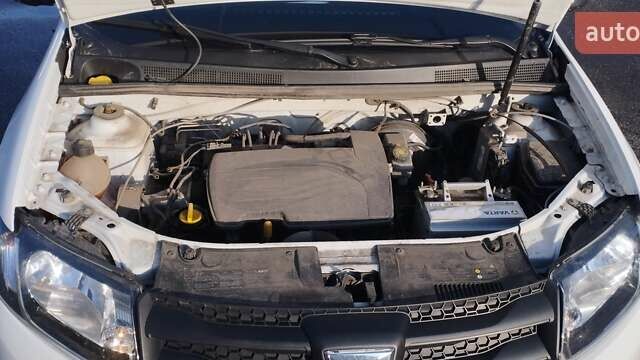 Белый Дачия Logan MCV, объемом двигателя 1.1 л и пробегом 142 тыс. км за 5600 $, фото 27 на Automoto.ua