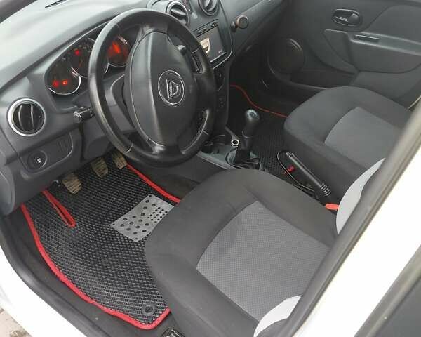 Білий Дачія Logan MCV, об'ємом двигуна 1.15 л та пробігом 291 тис. км за 7200 $, фото 15 на Automoto.ua