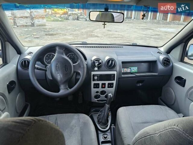 Бежевый Дачия Logan MCV, объемом двигателя 1.6 л и пробегом 382 тыс. км за 3000 $, фото 6 на Automoto.ua