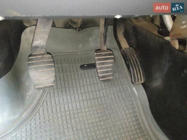 Бежевый Дачия Logan MCV, объемом двигателя 1.6 л и пробегом 285 тыс. км за 5600 $, фото 46 на Automoto.ua