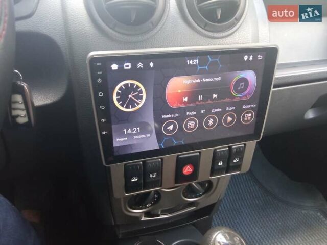 Бежевый Дачия Logan MCV, объемом двигателя 1.6 л и пробегом 285 тыс. км за 5600 $, фото 4 на Automoto.ua