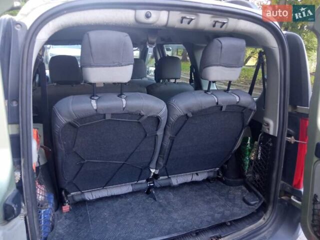 Бежевый Дачия Logan MCV, объемом двигателя 1.6 л и пробегом 285 тыс. км за 5600 $, фото 39 на Automoto.ua