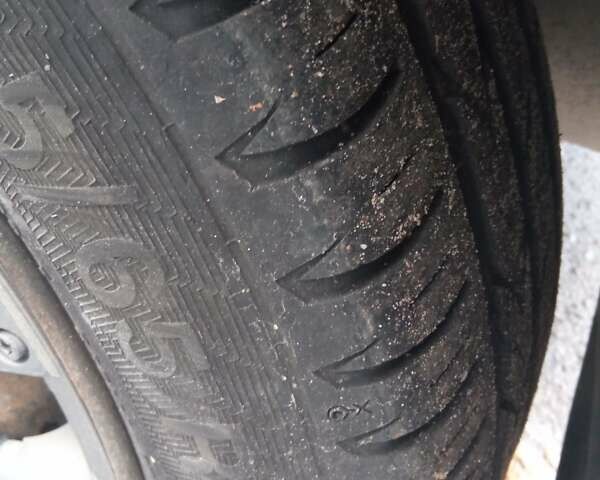 Бежевый Дачия Logan MCV, объемом двигателя 1.6 л и пробегом 285 тыс. км за 5600 $, фото 44 на Automoto.ua