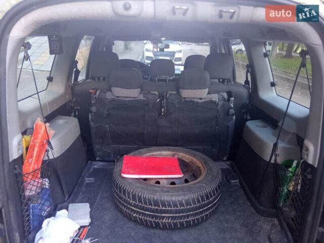 Бежевый Дачия Logan MCV, объемом двигателя 1.6 л и пробегом 285 тыс. км за 5600 $, фото 40 на Automoto.ua