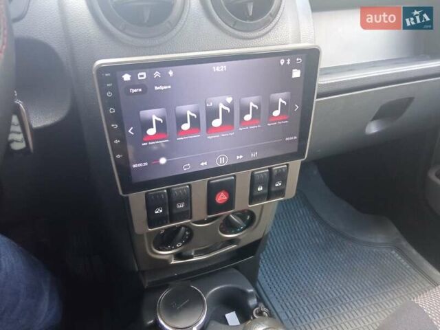 Бежевый Дачия Logan MCV, объемом двигателя 1.6 л и пробегом 285 тыс. км за 5600 $, фото 7 на Automoto.ua