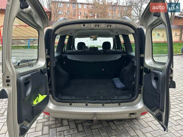 Бежевий Дачія Logan MCV, об'ємом двигуна 1.6 л та пробігом 109 тис. км за 6499 $, фото 29 на Automoto.ua