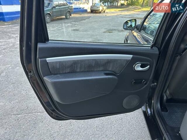 Черный Дачия Logan MCV, объемом двигателя 1.6 л и пробегом 143 тыс. км за 6850 $, фото 22 на Automoto.ua