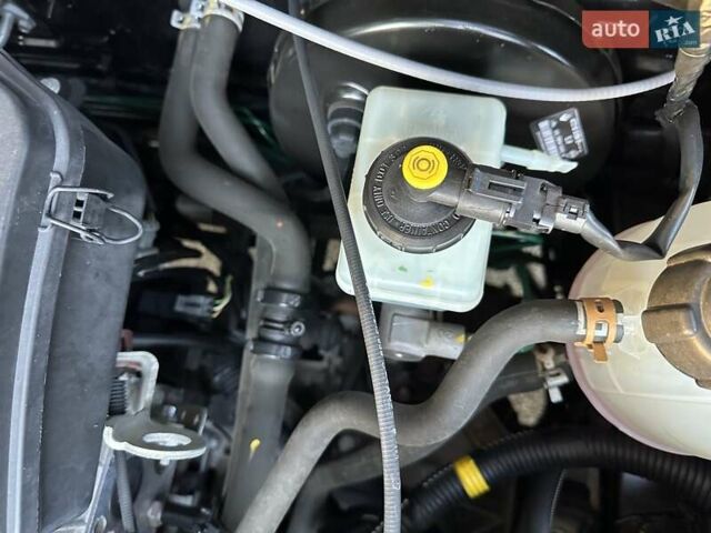 Черный Дачия Logan MCV, объемом двигателя 1.6 л и пробегом 143 тыс. км за 6850 $, фото 49 на Automoto.ua