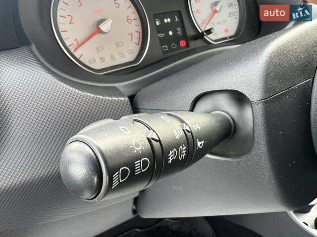 Чорний Дачія Logan MCV, об'ємом двигуна 1.6 л та пробігом 159 тис. км за 6500 $, фото 8 на Automoto.ua