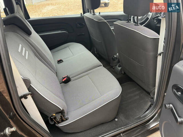 Черный Дачия Logan MCV, объемом двигателя 1.6 л и пробегом 233 тыс. км за 6500 $, фото 14 на Automoto.ua