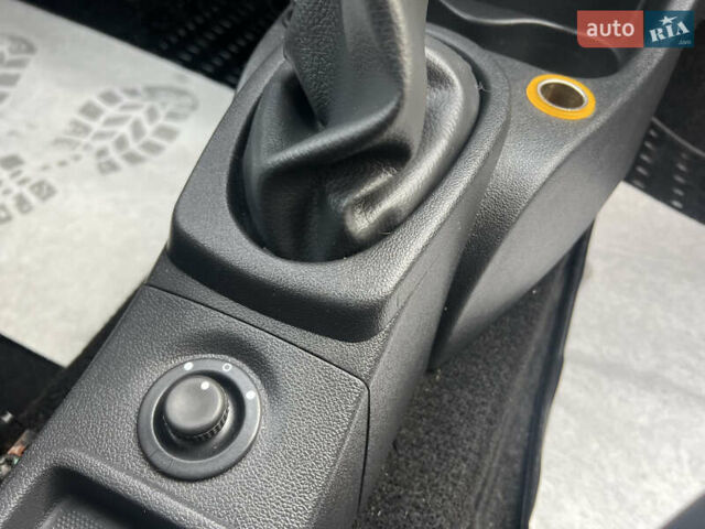 Чорний Дачія Logan MCV, об'ємом двигуна 1.6 л та пробігом 159 тис. км за 6500 $, фото 16 на Automoto.ua