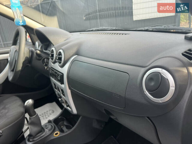 Чорний Дачія Logan MCV, об'ємом двигуна 1.6 л та пробігом 159 тис. км за 6500 $, фото 20 на Automoto.ua
