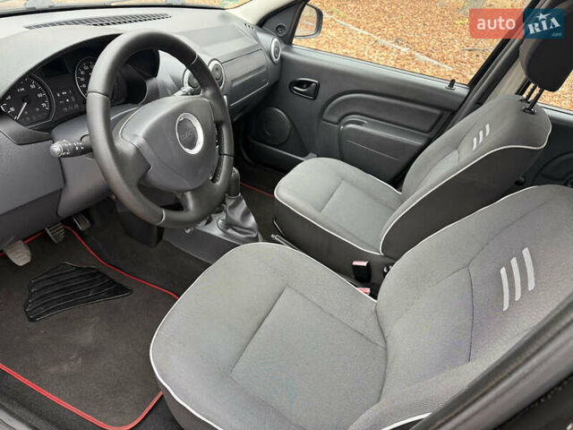 Черный Дачия Logan MCV, объемом двигателя 1.6 л и пробегом 233 тыс. км за 6500 $, фото 11 на Automoto.ua