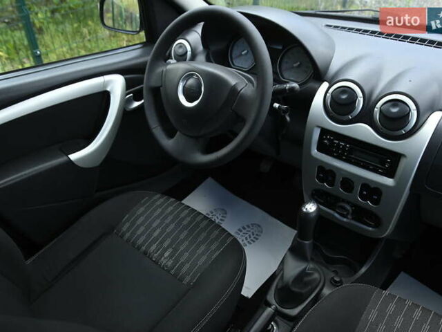 Черный Дачия Logan MCV, объемом двигателя 1.6 л и пробегом 135 тыс. км за 6950 $, фото 25 на Automoto.ua