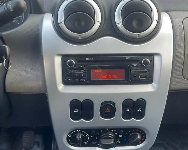 Черный Дачия Logan MCV, объемом двигателя 0 л и пробегом 145 тыс. км за 3500 $, фото 2 на Automoto.ua