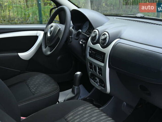 Черный Дачия Logan MCV, объемом двигателя 1.6 л и пробегом 135 тыс. км за 6950 $, фото 29 на Automoto.ua