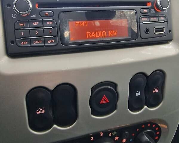 Черный Дачия Logan MCV, объемом двигателя 1.6 л и пробегом 180 тыс. км за 6999 $, фото 18 на Automoto.ua