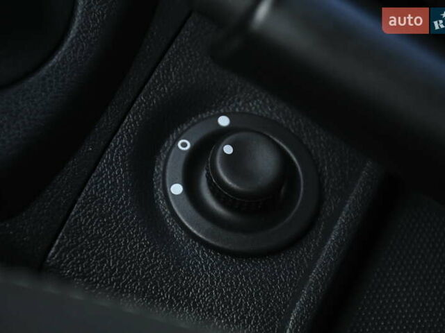 Черный Дачия Logan MCV, объемом двигателя 1.6 л и пробегом 135 тыс. км за 6950 $, фото 17 на Automoto.ua