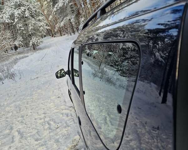 Черный Дачия Logan MCV, объемом двигателя 1.6 л и пробегом 180 тыс. км за 6999 $, фото 12 на Automoto.ua