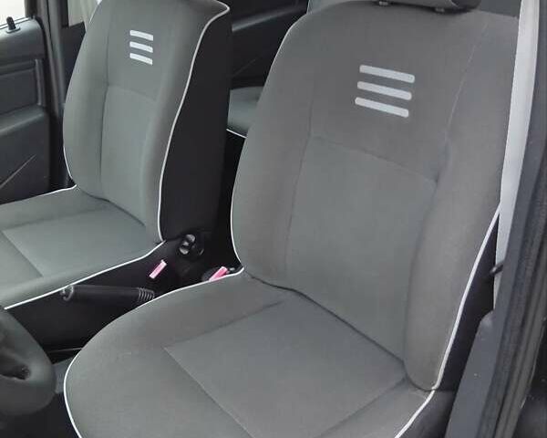 Чорний Дачія Logan MCV, об'ємом двигуна 1.6 л та пробігом 180 тис. км за 6899 $, фото 16 на Automoto.ua