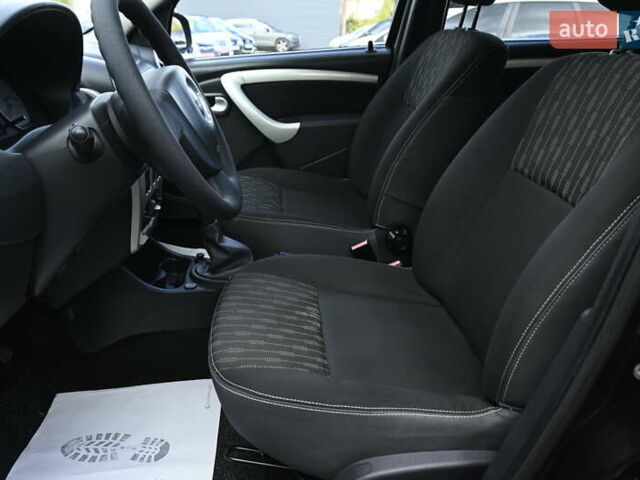 Черный Дачия Logan MCV, объемом двигателя 1.6 л и пробегом 135 тыс. км за 6950 $, фото 13 на Automoto.ua