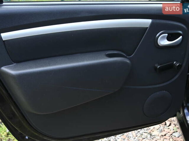 Черный Дачия Logan MCV, объемом двигателя 1.6 л и пробегом 135 тыс. км за 6950 $, фото 18 на Automoto.ua