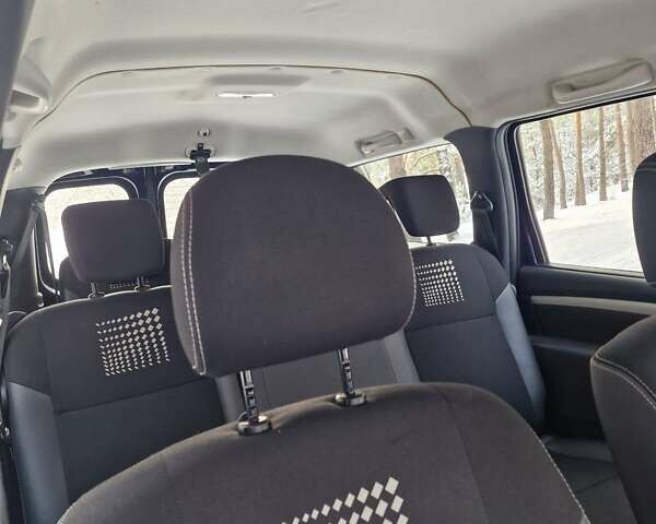 Черный Дачия Logan MCV, объемом двигателя 1.6 л и пробегом 180 тыс. км за 6999 $, фото 136 на Automoto.ua