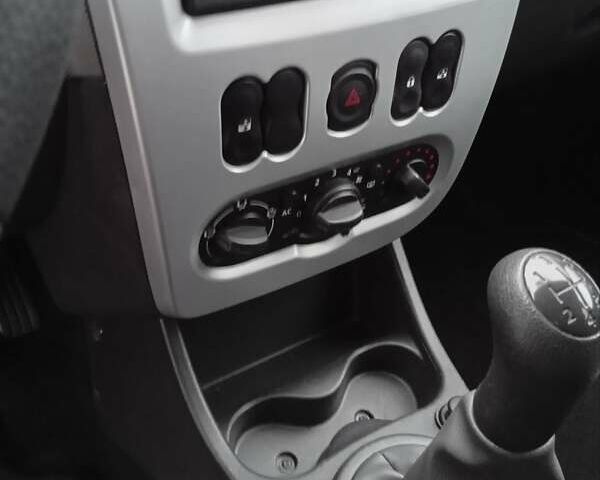 Чорний Дачія Logan MCV, об'ємом двигуна 1.6 л та пробігом 180 тис. км за 6899 $, фото 22 на Automoto.ua