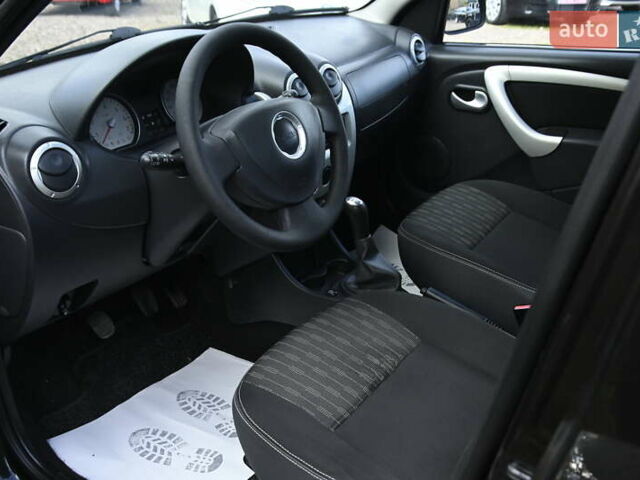 Черный Дачия Logan MCV, объемом двигателя 1.6 л и пробегом 135 тыс. км за 6950 $, фото 12 на Automoto.ua