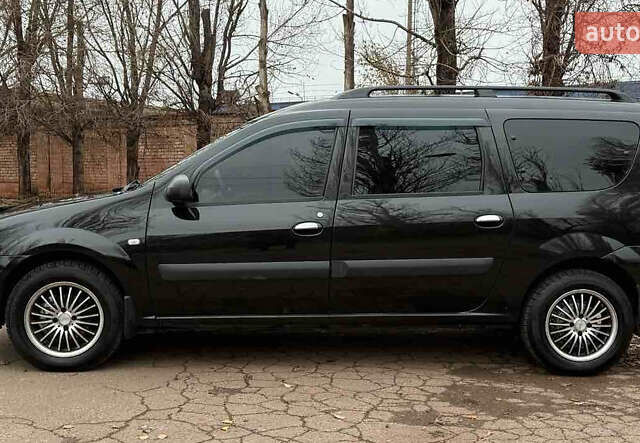 Черный Дачия Logan MCV, объемом двигателя 1.6 л и пробегом 197 тыс. км за 7250 $, фото 2 на Automoto.ua