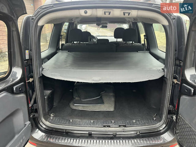 Черный Дачия Logan MCV, объемом двигателя 1.6 л и пробегом 220 тыс. км за 6900 $, фото 46 на Automoto.ua