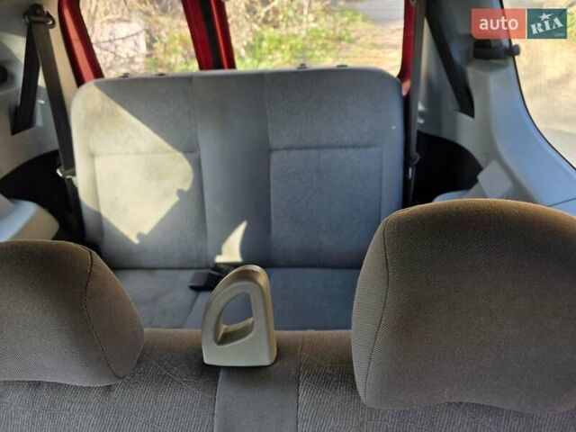 Червоний Дачія Logan MCV, об'ємом двигуна 1.6 л та пробігом 290 тис. км за 3500 $, фото 4 на Automoto.ua