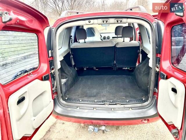 Красный Дачия Logan MCV, объемом двигателя 1.6 л и пробегом 175 тыс. км за 5200 $, фото 8 на Automoto.ua