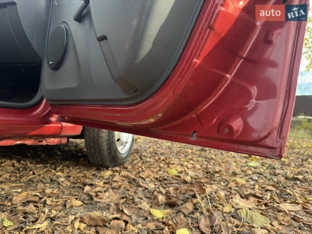 Дачія Logan MCV 2008 у Києві на Automoto.ua Червоний Дачія Logan MCV, об'ємом двигуна 1.6 л та пробігом 81 тис. км за 5300 $, фото 31 на Automoto.ua