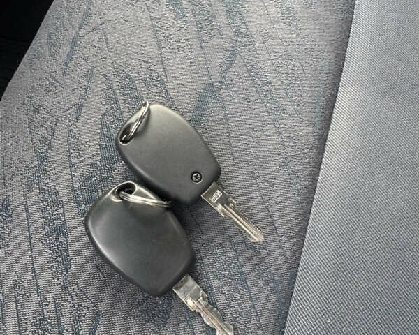 Дачія Logan MCV 2008 у Києві на Automoto.ua Червоний Дачія Logan MCV, об'ємом двигуна 1.6 л та пробігом 81 тис. км за 5300 $, фото 37 на Automoto.ua