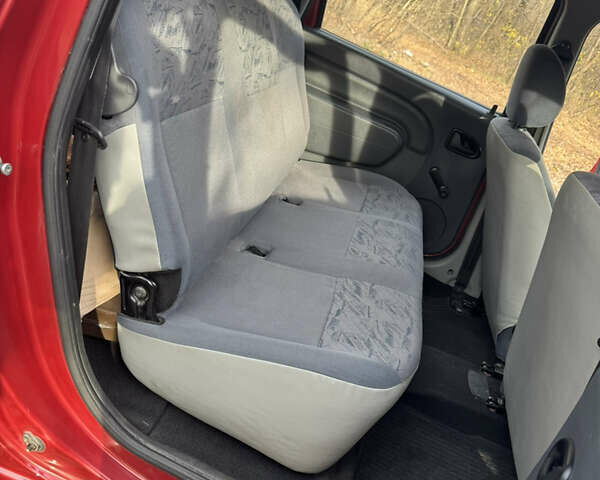 Дачія Logan MCV 2008 у Києві на Automoto.ua Червоний Дачія Logan MCV, об'ємом двигуна 1.6 л та пробігом 81 тис. км за 5300 $, фото 27 на Automoto.ua