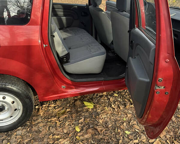 Дачія Logan MCV 2008 у Києві на Automoto.ua Червоний Дачія Logan MCV, об'ємом двигуна 1.6 л та пробігом 81 тис. км за 5300 $, фото 26 на Automoto.ua