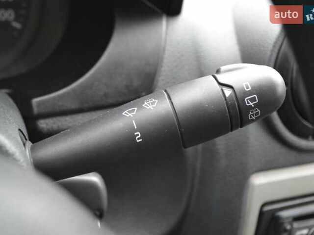 Красный Дачия Logan MCV, объемом двигателя 1.6 л и пробегом 192 тыс. км за 4900 $, фото 35 на Automoto.ua