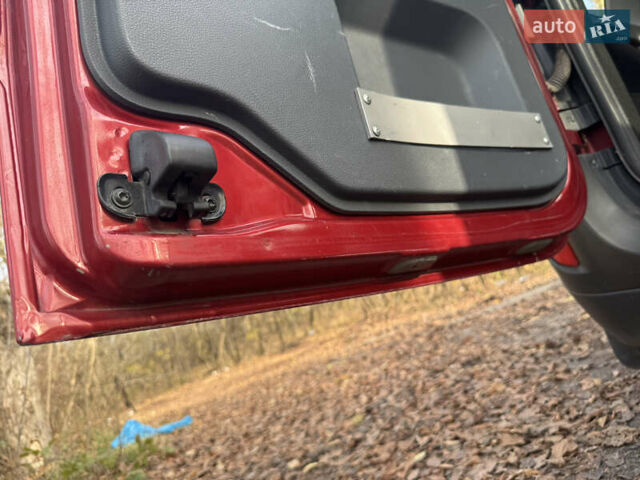 Дачія Logan MCV 2008 у Києві на Automoto.ua Червоний Дачія Logan MCV, об'ємом двигуна 1.6 л та пробігом 81 тис. км за 5300 $, фото 24 на Automoto.ua