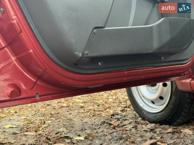 Дачія Logan MCV 2008 у Києві на Automoto.ua Червоний Дачія Logan MCV, об'ємом двигуна 1.6 л та пробігом 81 тис. км за 5300 $, фото 20 на Automoto.ua