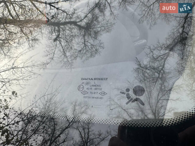 Дачія Logan MCV 2008 у Києві на Automoto.ua Червоний Дачія Logan MCV, об'ємом двигуна 1.6 л та пробігом 81 тис. км за 5300 $, фото 36 на Automoto.ua