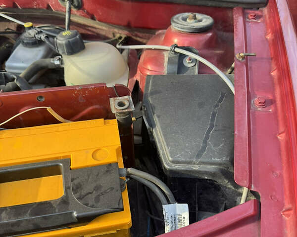 Дачія Logan MCV 2008 у Києві на Automoto.ua Червоний Дачія Logan MCV, об'ємом двигуна 1.6 л та пробігом 81 тис. км за 5300 $, фото 12 на Automoto.ua