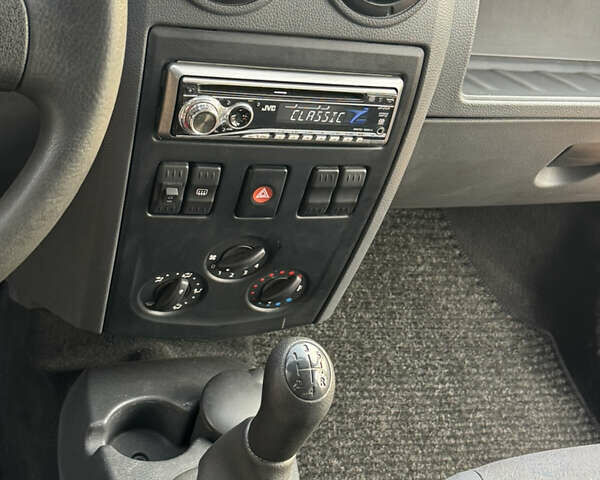 Дачія Logan MCV 2008 у Києві на Automoto.ua Червоний Дачія Logan MCV, об'ємом двигуна 1.6 л та пробігом 81 тис. км за 5300 $, фото 17 на Automoto.ua